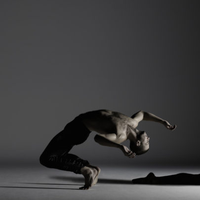 Alonzo King LINES Ballet. Dancers: Robb Beresford & Adji Cissok. Photo: RJ Muna
