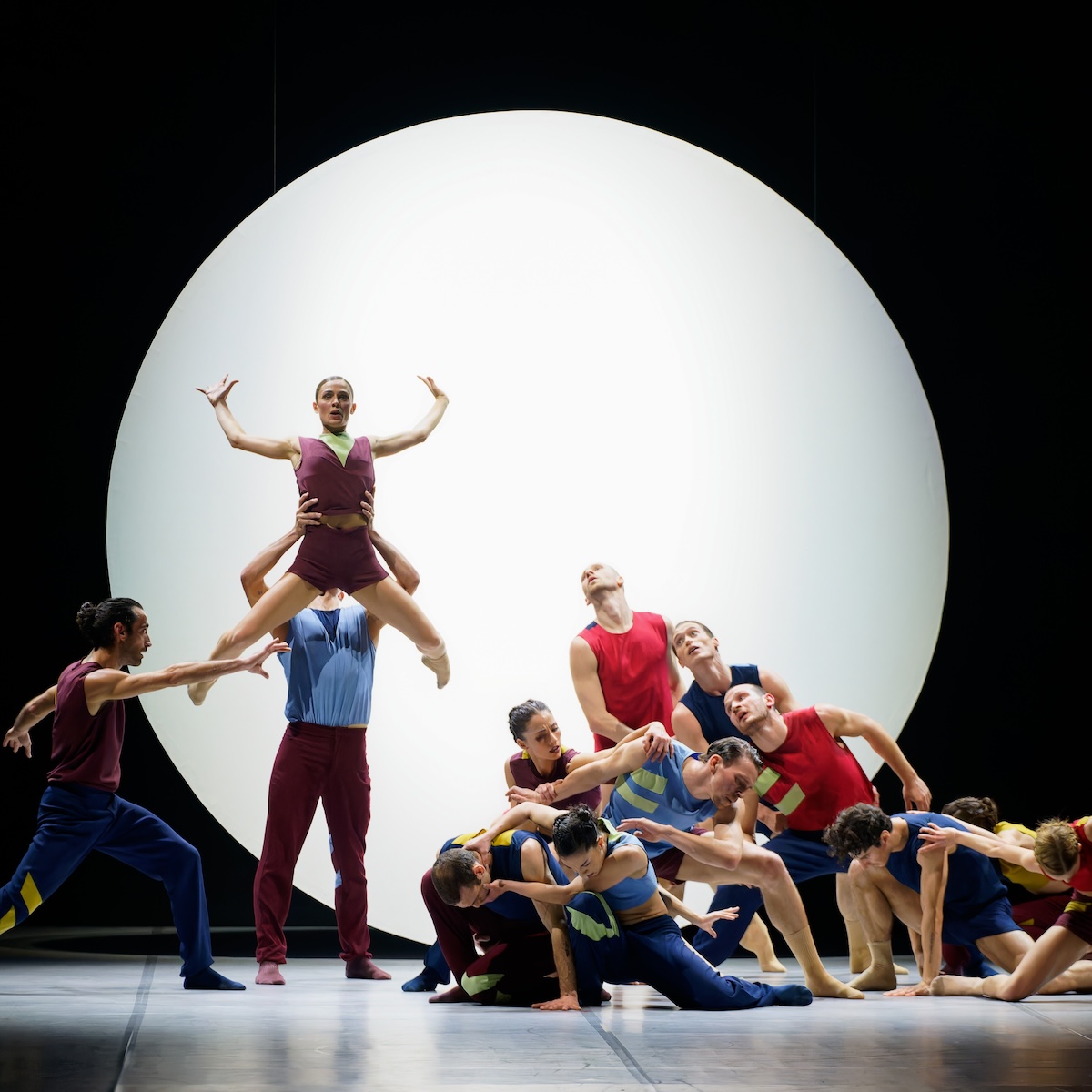 Aterballetto in Rhapsody in Blue. Photo: Christophe Bernard