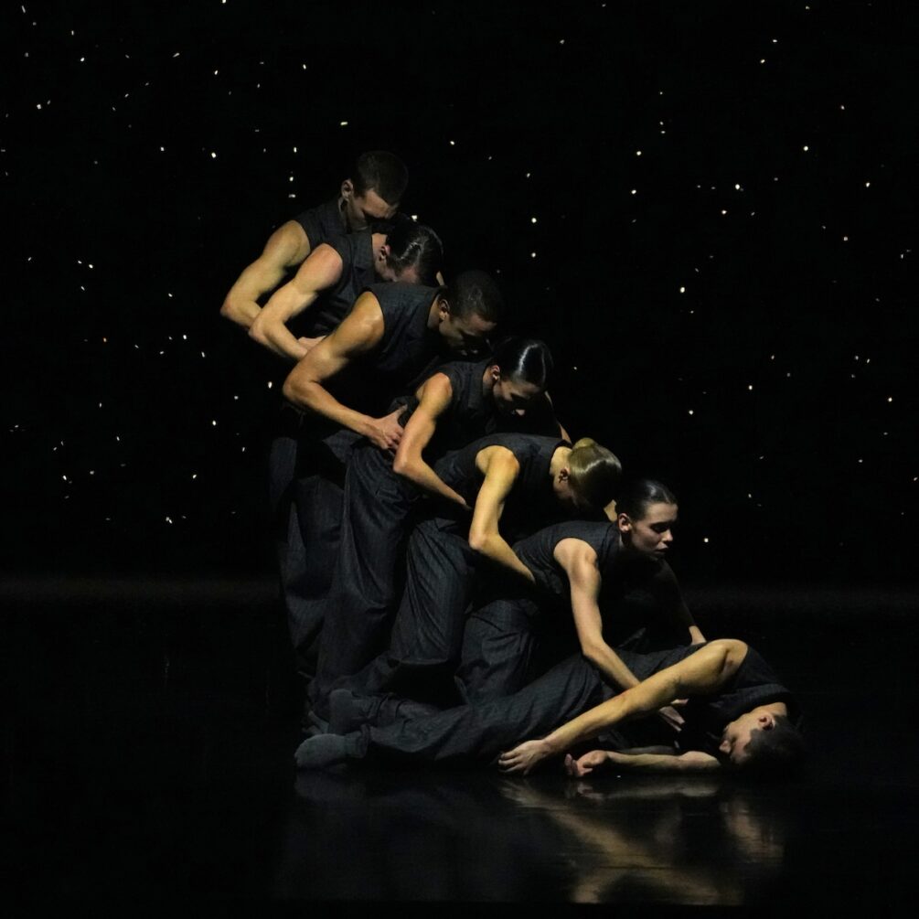 Aterballetto in Solo Echo. Photo: Valeria Civardi